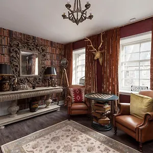  Homestay Canongate Luxury Homestay